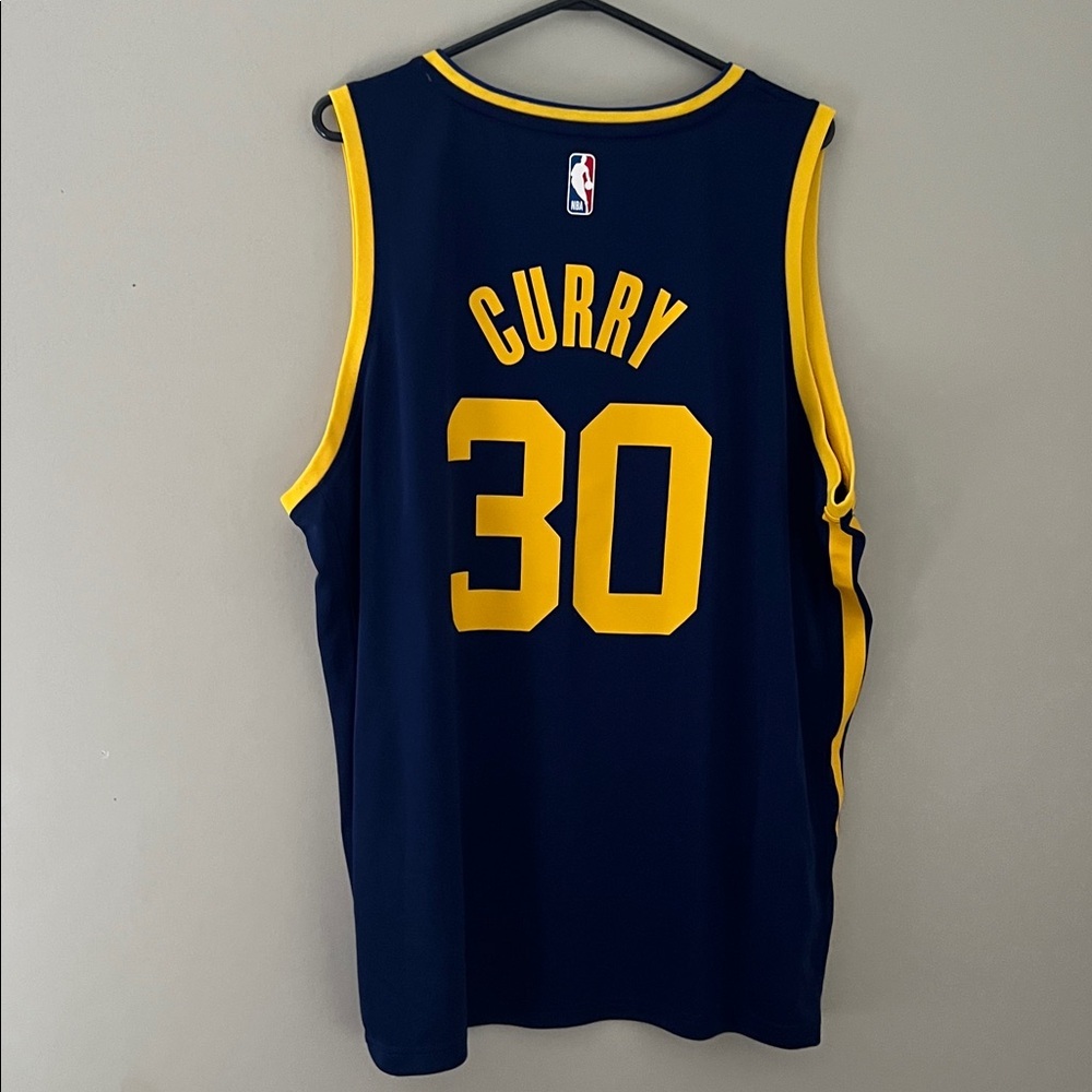 Golden State Warriors Stephen Curry Jersey - Picture 2 of 5